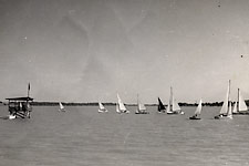 Early race from DSC Judges Platform with Snipes, Lightnings, Seagulls and Penguin